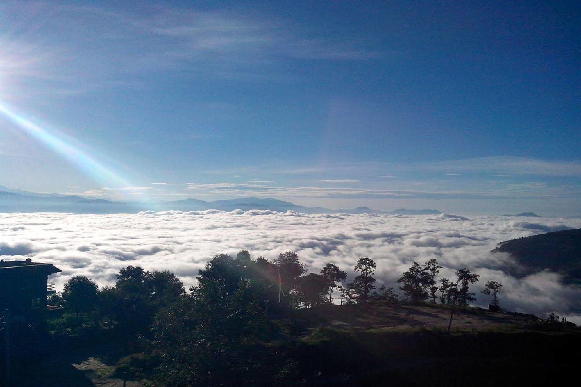 Nagarkot Sunshine Hotel Baluwapati Deupur Bagian luar foto