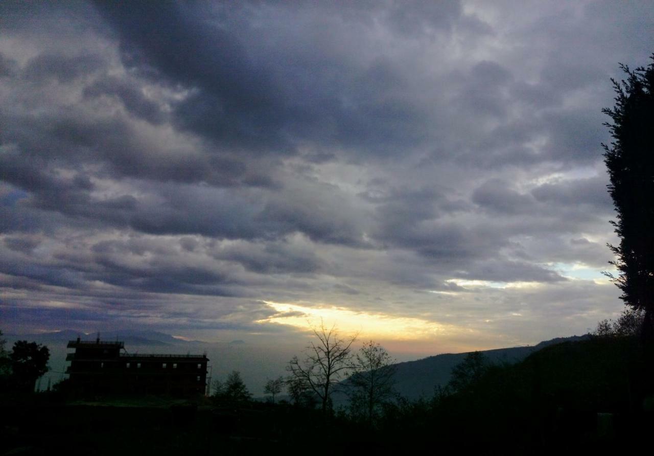 Nagarkot Sunshine Hotel Baluwapati Deupur Bagian luar foto